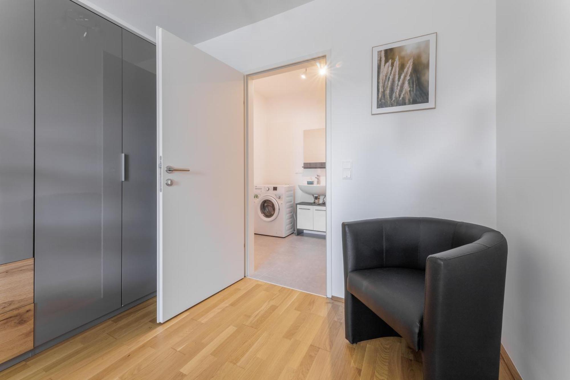 Vienna City And Spa - Modern Apartments Next To Therme Wien & 15 Minutes To The City Center Eksteriør bilde